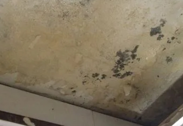越秀阳台漏水维修公司分享下越秀卫生间渗水维修需要注意哪些问题。